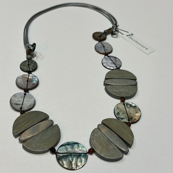 NWT DECOUTURE Beaded Statement Necklace - Picture 4 of 5